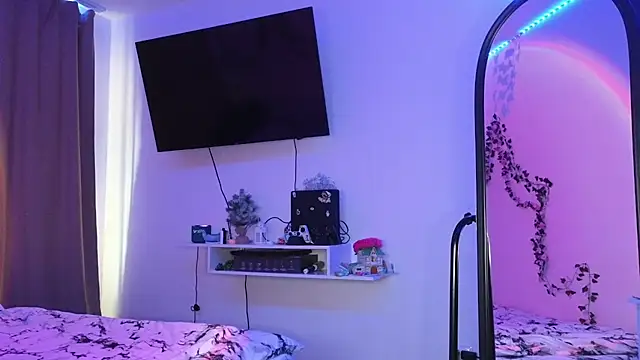 Snapshot of Candy_Flosse chatting on 10/27/25, 10:41 Candy Flosse online show from 10/27/25, 10:41