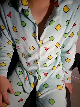 111owo111 online show from 10/12/25, 06:23