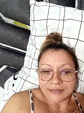 Snapshot of Asuna_yuuky chatting on 09/15/25, 11:32 Asuna yuuky online show from 09/15/25, 11:32