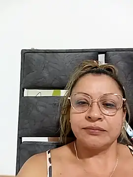 Snapshot of Asuna_yuuky chatting on 09/18/25, 12:40 Asuna yuuky online show from 09/18/25, 12:40