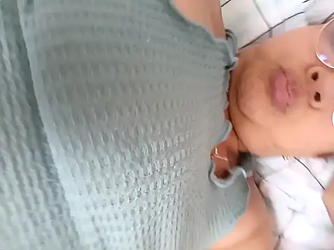 Snapshot of Asuna_yuuky chatting on 10/20/25, 11:54 Asuna yuuky online show from 10/20/25, 11:54