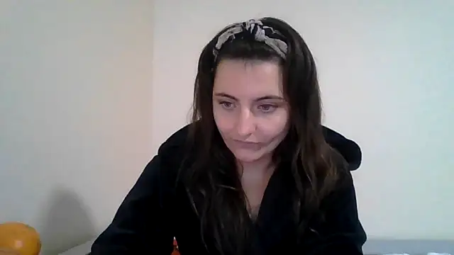 Snapshot of DInaraXRose chatting on 10/03/25, 10:34 DInaraXRose online show from 10/03/25, 10:34