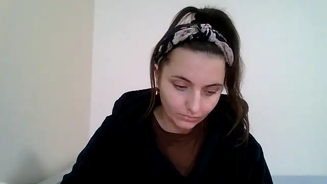 Snapshot of DInaraXRose chatting on 10/16/25, 10:16 DInaraXRose online show from 10/16/25, 10:16