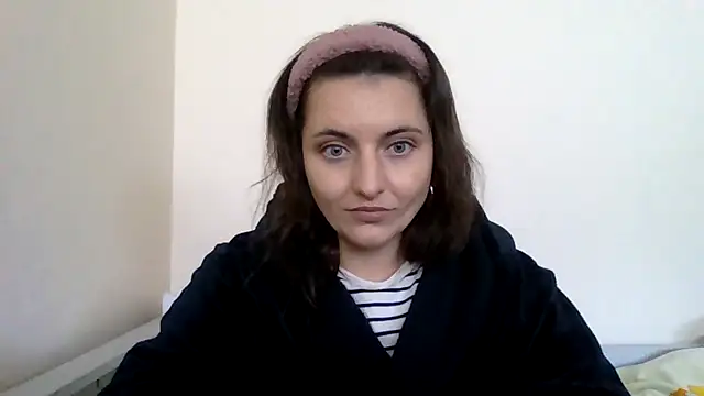 Snapshot of DInaraXRose chatting on 10/20/25, 10:27 DInaraXRose online show from 10/20/25, 10:27