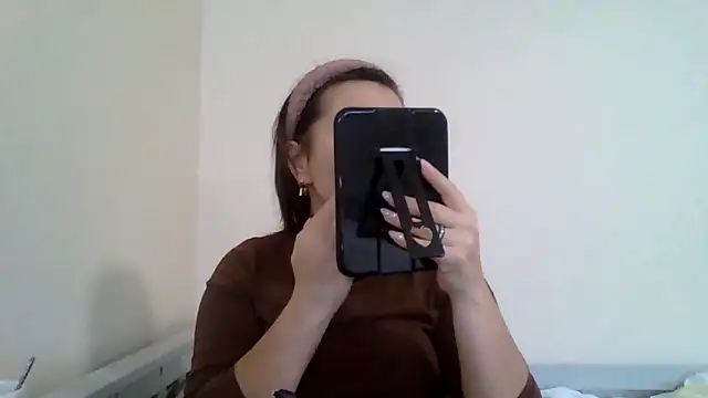 Snapshot of DInaraXRose chatting on 10/21/25, 09:32 DInaraXRose online show from 10/21/25, 09:32