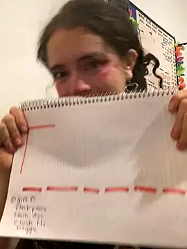 Snapshot of Lucy_YupiSweet chatting on 11/02/25, 09:33 Lucy YupiSweet online show from 11/02/25, 09:33