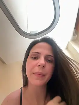 Snapshot of Lady_LauraRose chatting on 10/24/25, 06:48 Lady LauraRose online show from 10/24/25, 06:48