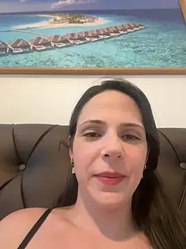 Snapshot of Lady_LauraRose chatting on 10/29/25, 12:46 Lady LauraRose online show from 10/29/25, 12:46