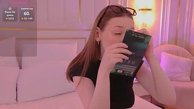 NancySmitts online show from 11/19/25, 03:45