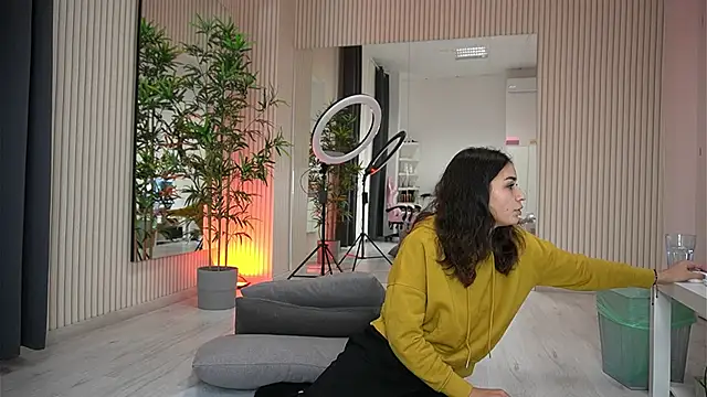 Snapshot of EmmaBlanco chatting on 09/30/25, 07:30 EmmaBlanco online show from 09/30/25, 07:30