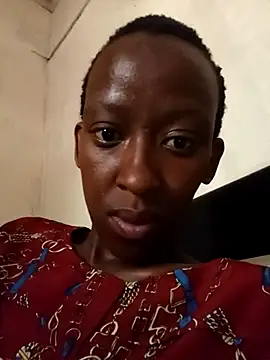 Snapshot of RFeltomWhitJ chatting on 10/28/25, 08:29 RFeltomWhitJ online show from 10/28/25, 08:29