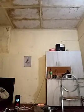 Snapshot of RFeltomWhitJ chatting on 11/01/25, 03:52 RFeltomWhitJ online show from 11/01/25, 03:52