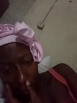 Snapshot of RFeltomWhitJ chatting on 11/07/25, 02:22 RFeltomWhitJ online show from 11/07/25, 02:22