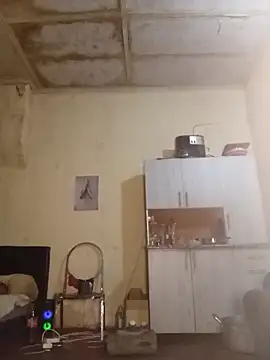 Snapshot of RFeltomWhitJ chatting on 11/15/25, 12:19 RFeltomWhitJ online show from 11/15/25, 12:19