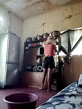 Snapshot of RFeltomWhitJ chatting on 11/19/25, 02:28 RFeltomWhitJ online show from 11/19/25, 02:28