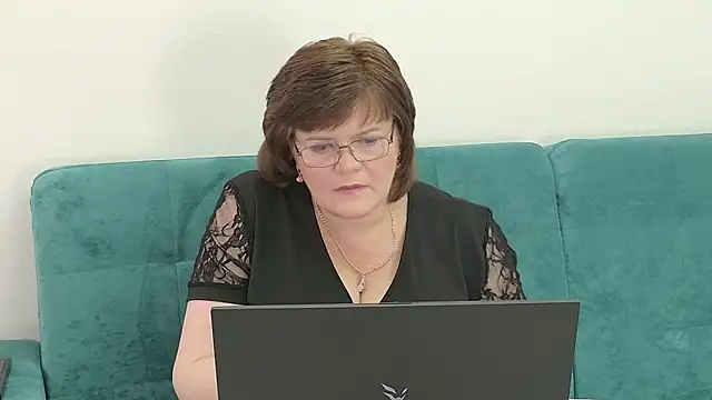 Snapshot of Sandra_Sunrise chatting on 10/20/25, 08:59 Sandra Sunrise online show from 10/20/25, 08:59