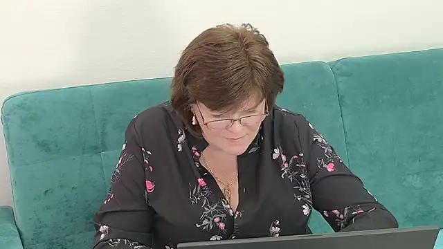 Snapshot of Sandra_Sunrise chatting on 10/21/25, 11:22 Sandra Sunrise online show from 10/21/25, 11:22