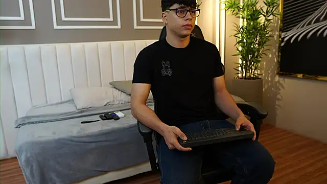 Ethan occonor online show from 11/06/25, 08:15