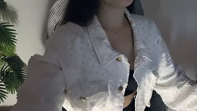 Snapshot of LiLi_Sweetie chatting on 11/03/25, 02:35 LiLi Sweetie online show from 11/03/25, 02:35