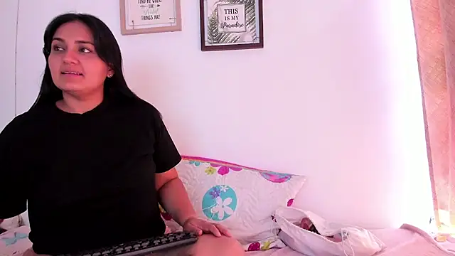 selena jhonson online show from 11/17/25, 02:01