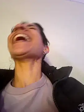 Snapshot of karol_rose chatting on 10/22/25, 08:41 karol rose online show from 10/22/25, 08:41