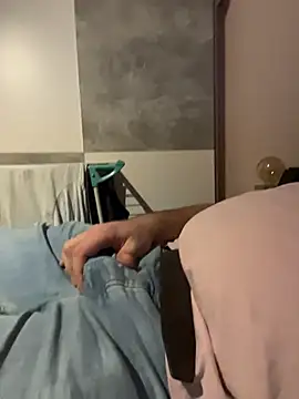 Snapshot of Lars2306 chatting on 12/01/25, 02:33 Lars2306 online show from 12/01/25, 02:33