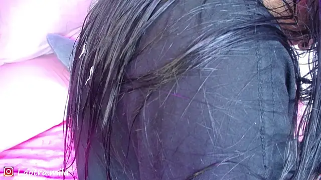 Snapshot of juliettaa_1 chatting on 10/12/25, 11:37 juliettaa 1 online show from 10/12/25, 11:37