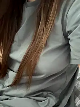 PhuongNhi21 online show from 10/15/25, 02:06