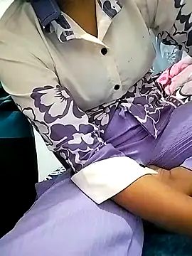 BHABHIJAAN7317 online show from 10/09/25, 10:24