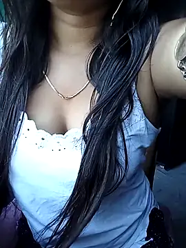 Snapshot of Desi_couple305 chatting on 10/09/25, 01:47 Desi couple305 online show from 10/09/25, 01:47