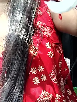 Snapshot of Desi_couple305 chatting on 10/18/25, 08:26 Desi couple305 online show from 10/18/25, 08:26