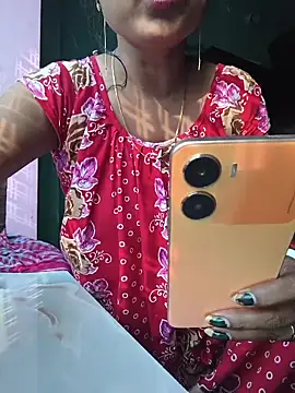 Snapshot of Desi_couple305 chatting on 11/25/25, 09:31 Desi couple305 online show from 11/25/25, 09:31