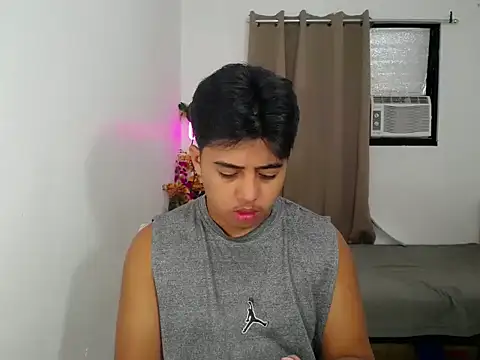 Hugecock2hundle intown online show from 11/12/25, 04:51