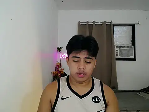 Hugecock2hundle intown online show from 11/15/25, 06:48