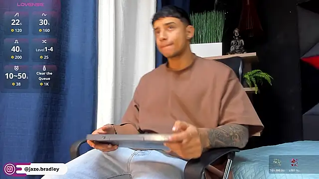 jaze bradley online show from 11/17/25, 11:27