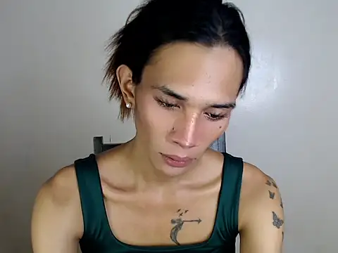 Snapshot of kate_69x chatting on 10/21/25, 02:12 kate 69x online show from 10/21/25, 02:12