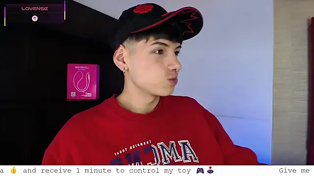 Snapshot of Ezra_Storm chatting on 10/07/25, 04:53 Ezra Storm online show from 10/07/25, 04:53