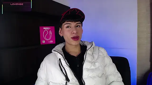 Snapshot of Ezra_Storm chatting on 10/15/25, 04:56 Ezra Storm online show from 10/15/25, 04:56