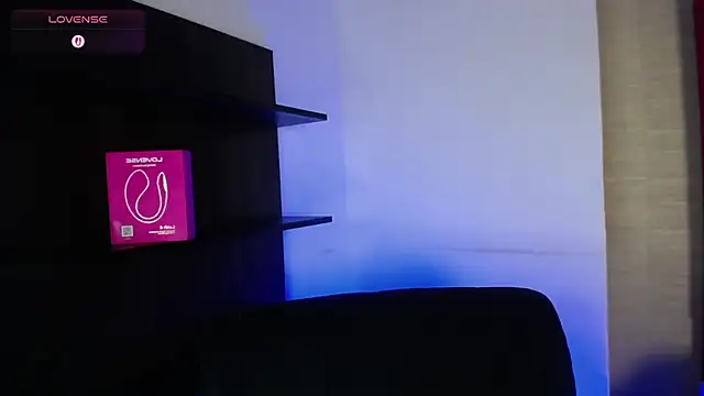 Snapshot of Ezra_Storm chatting on 10/19/25, 04:57 Ezra Storm online show from 10/19/25, 04:57