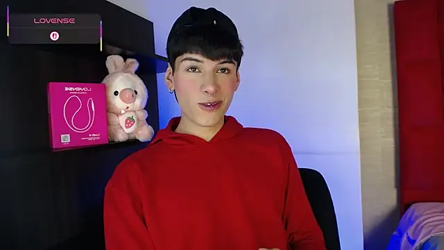 Snapshot of Ezra_Storm chatting on 10/26/25, 05:02 Ezra Storm online show from 10/26/25, 05:02