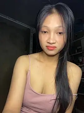 vyvy777 online show from 09/28/25, 04:34