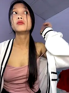 vyvy777 online show from 10/29/25, 01:30