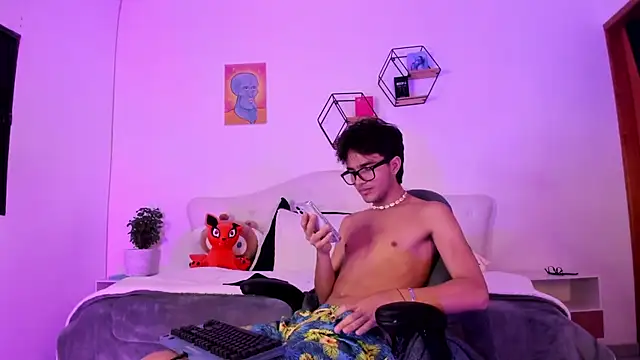 jin luna online show from 10/07/25, 11:51