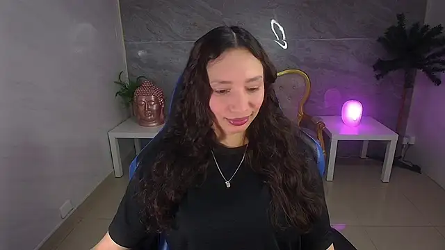 Snapshot of evageline_s chatting on 09/09/25, 03:39 evageline s online show from 09/09/25, 03:39