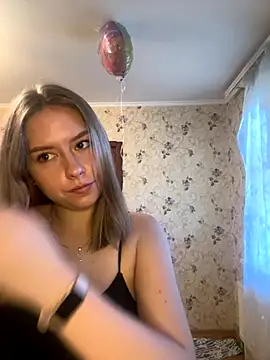 Snapshot of Tomyris_yuki chatting on 11/02/25, 12:18 Tomyris yuki online show from 11/02/25, 12:18