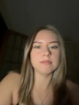 Snapshot of Tomyris_yuki chatting on 11/19/25, 08:20 Tomyris yuki online show from 11/19/25, 08:20