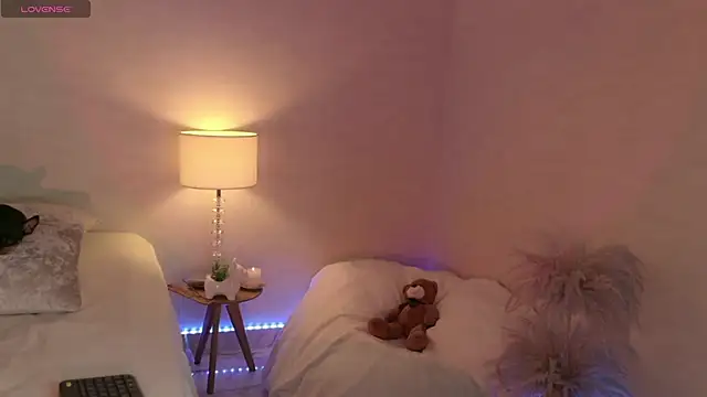 emily mars1 online show from 11/14/25, 09:57