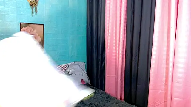 Emmats04 online show from 11/12/25, 08:59