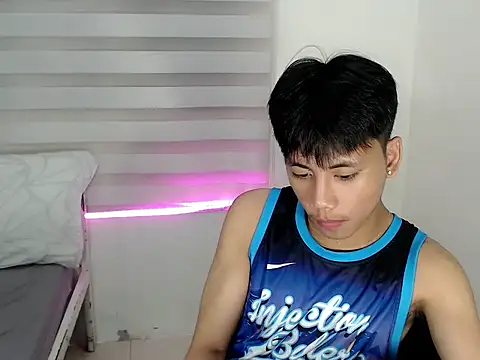 ynotyu online show from 10/04/25, 03:32