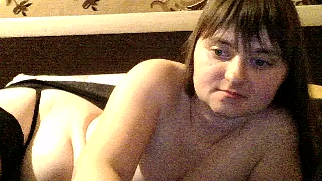 LuckyLust11 online show from 09/28/25, 03:28